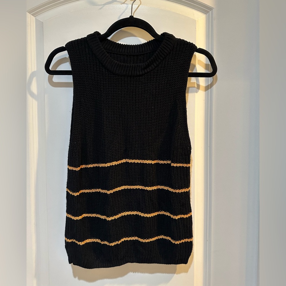Black knit sweater tank size medium